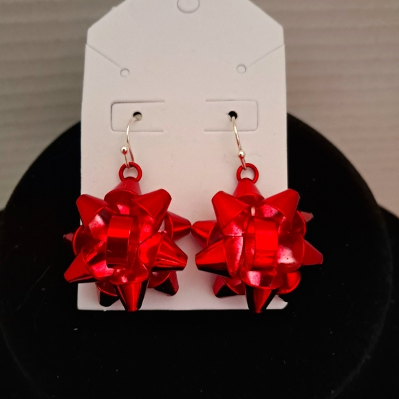 Red Christmas Bow Dangle Earrings - Picture 1 of 3